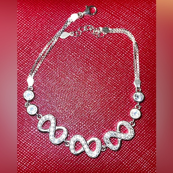 Infinity ♾️ bracelet - Picture 4 of 5